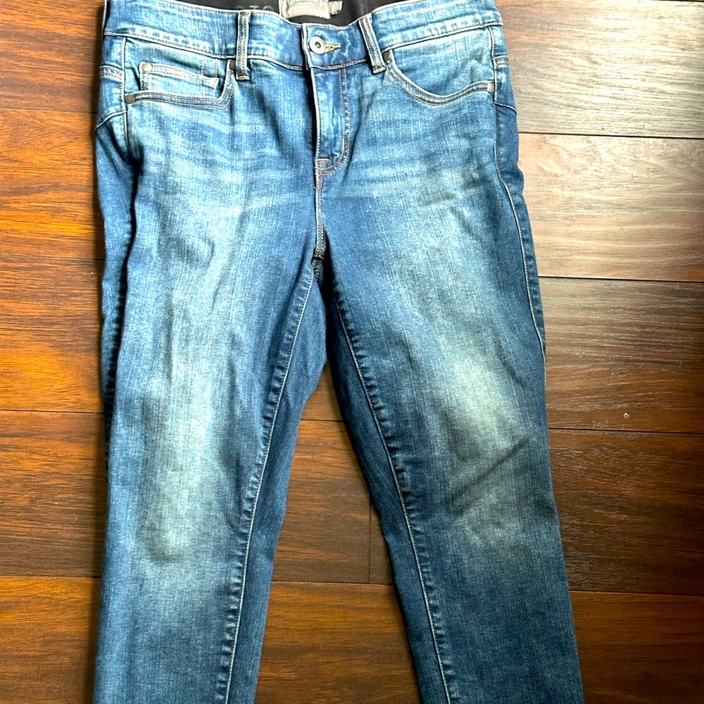 Cropped, bombshell skinny. Only work once. Washed on cold and air dry.